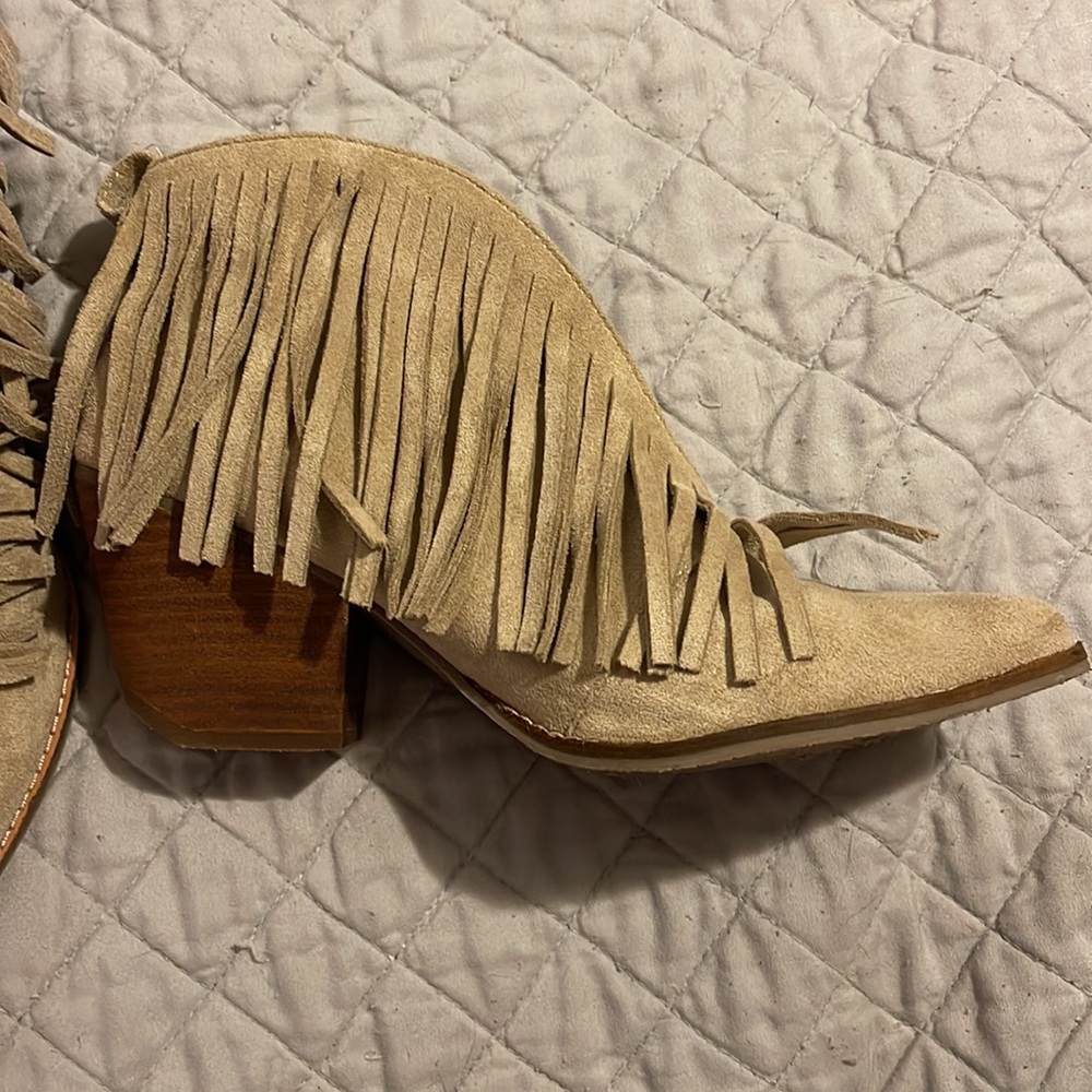 Coconuts by Matisse Lambert size 9 in perfect shape! GREAT BOOT! Almost NEW!